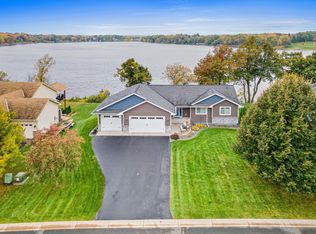 12743 314th St, Lindstrom, MN 55045