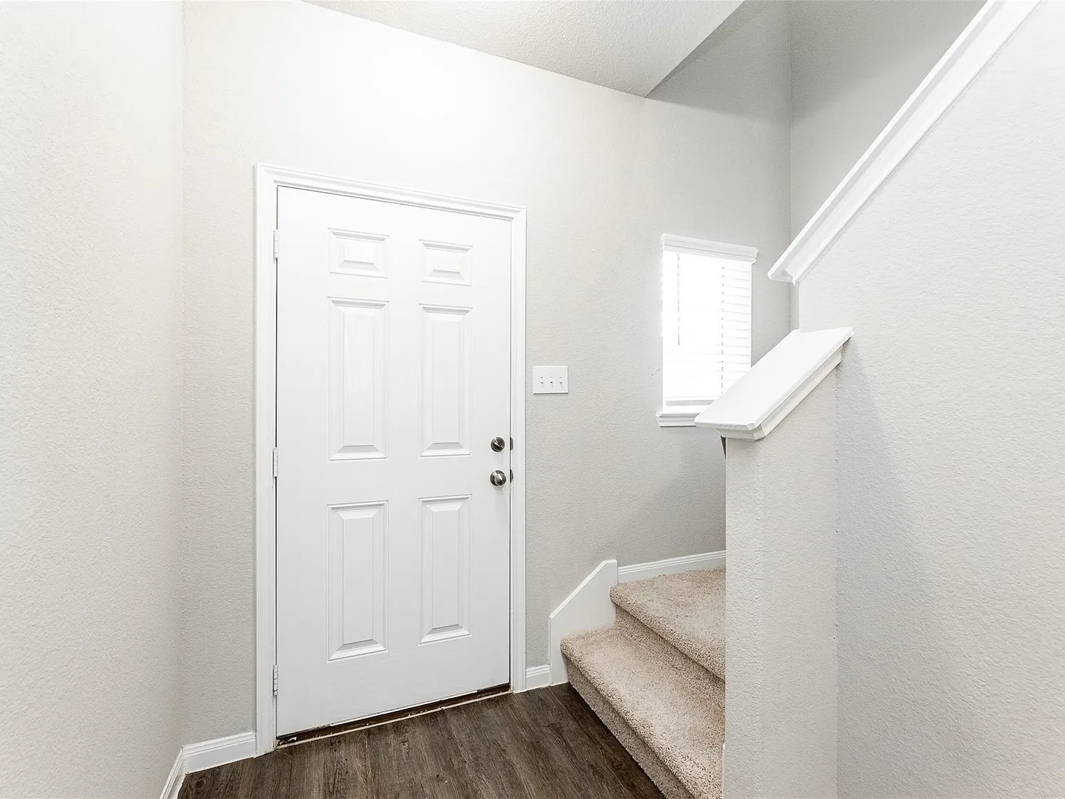 3 bed, 2.5 bath, 2128 sqft, $2,250 — Photo 4
