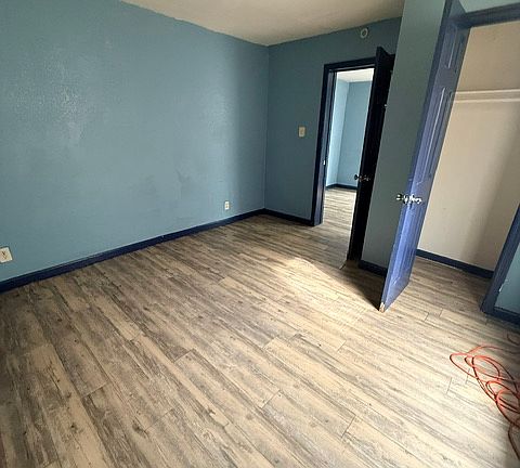4th image of 5006 Avenue M #2
