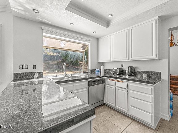 5th image of 1819 Rocking Horse Dr