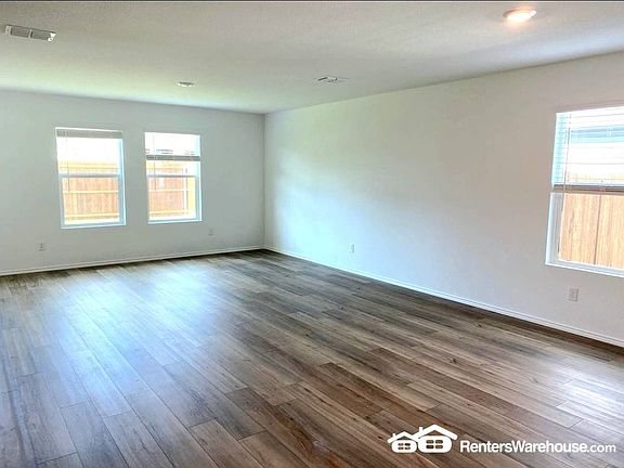 2nd image of 326 Moray Dr