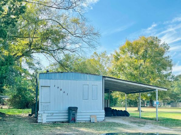 19861 Buckhorn Dr, Zachary, LA 70791