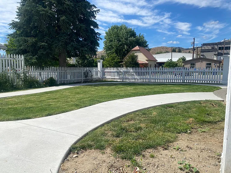 528 E Wapato Ave — Photo 17