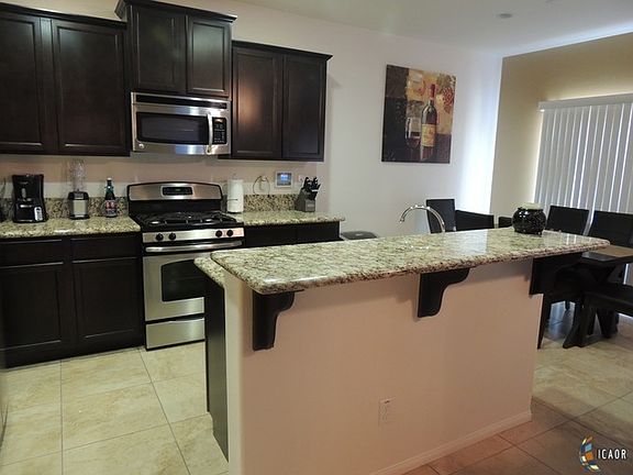 5th image of 612 Desert Rose St