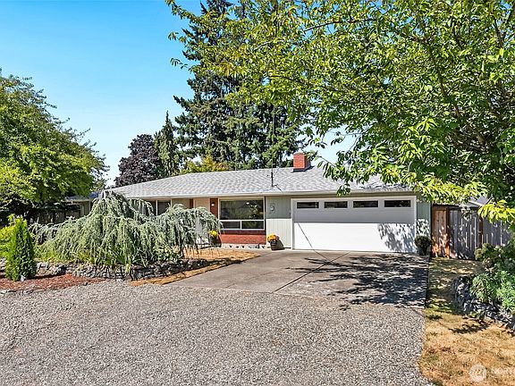 2nd image of 2011 8th Avenue SE