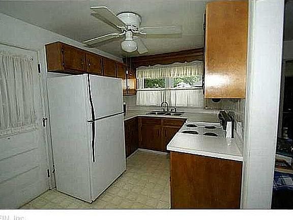4th image of 418 Thole St