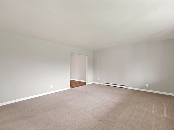 2nd image of 543 W Krepps Rd