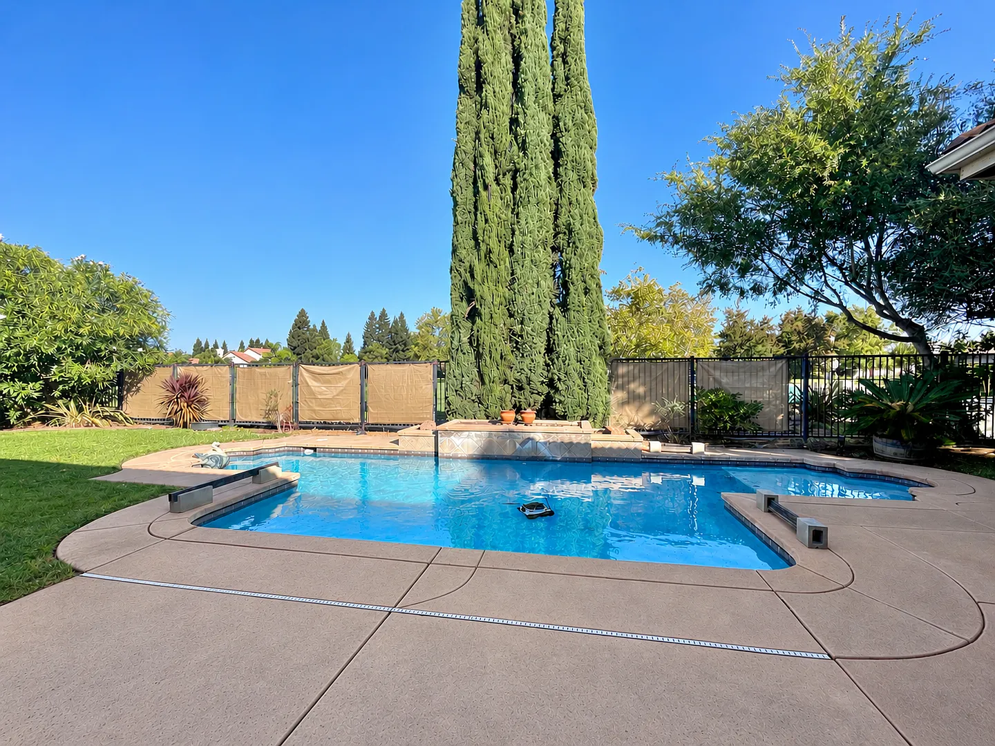 Gorgeous Single-Story Custom Home in the Gated Marinas Community with Pool! — Photo 4