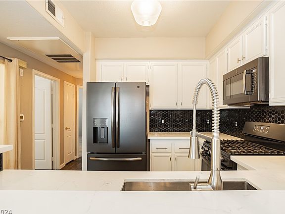 5th image of 9901 Trailwood Dr APT 2034