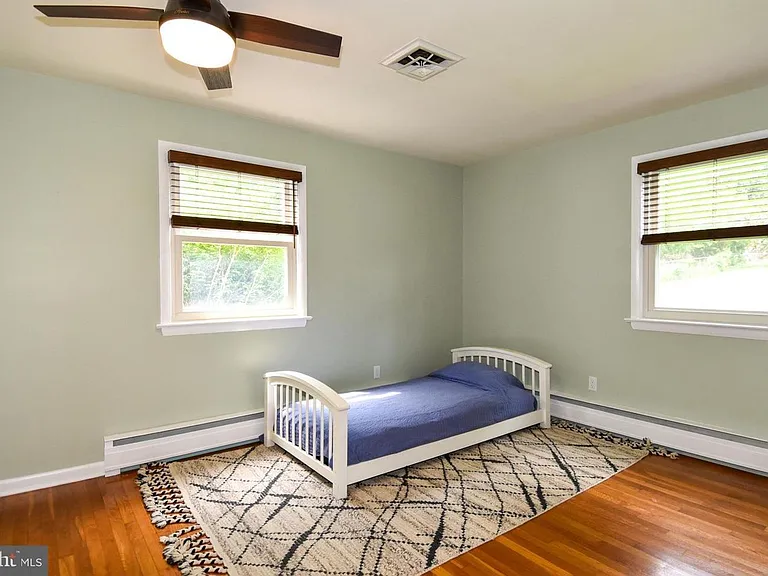 2 Cinnamon Fern Rd — Photo 23