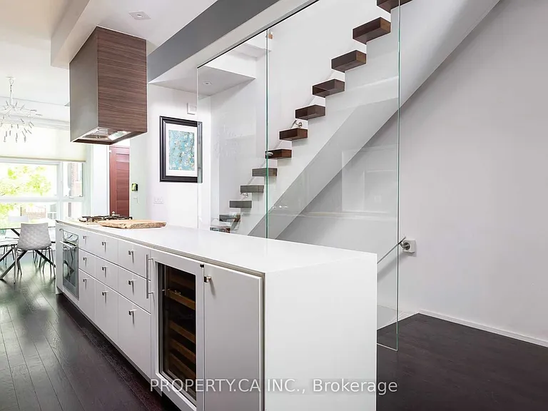 238 Manning Ave — Photo 10