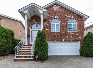 2-43 150th St, Whitestone, NY 11357