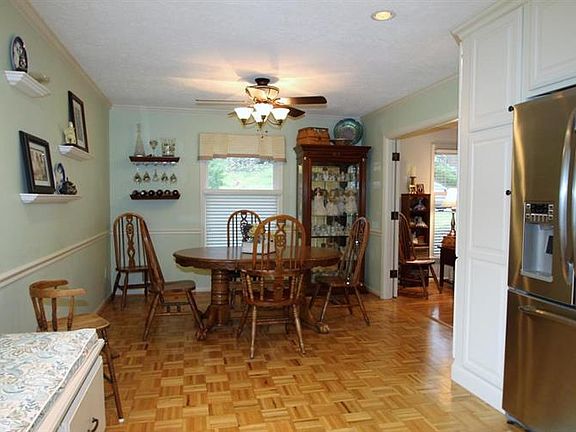 5th image of 2802 Windsor Forest Dr