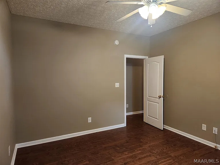 1922 Denny Dr — Photo 28