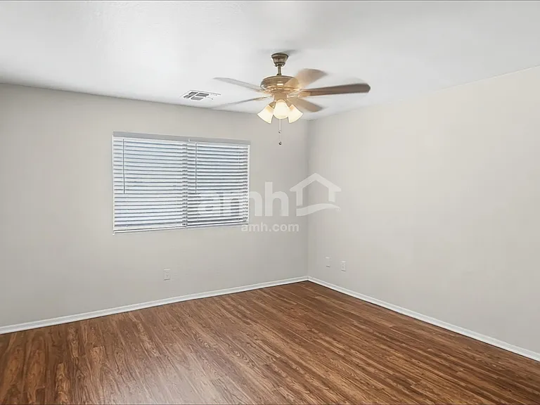 15872 W Adams St — Photo 9