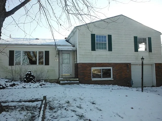 6727 Red Fox Rd photo 1