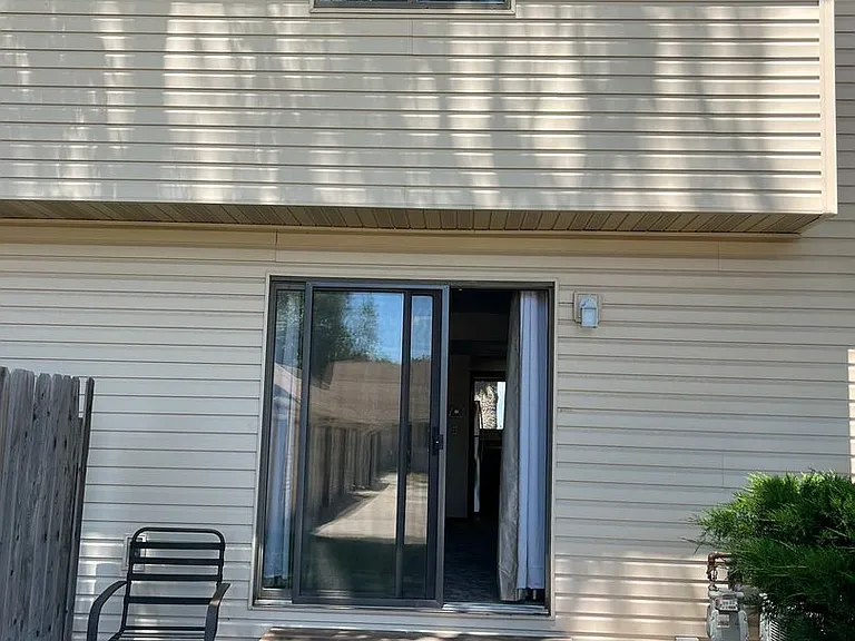 3027 W Capital Ave #5 — Photo 14