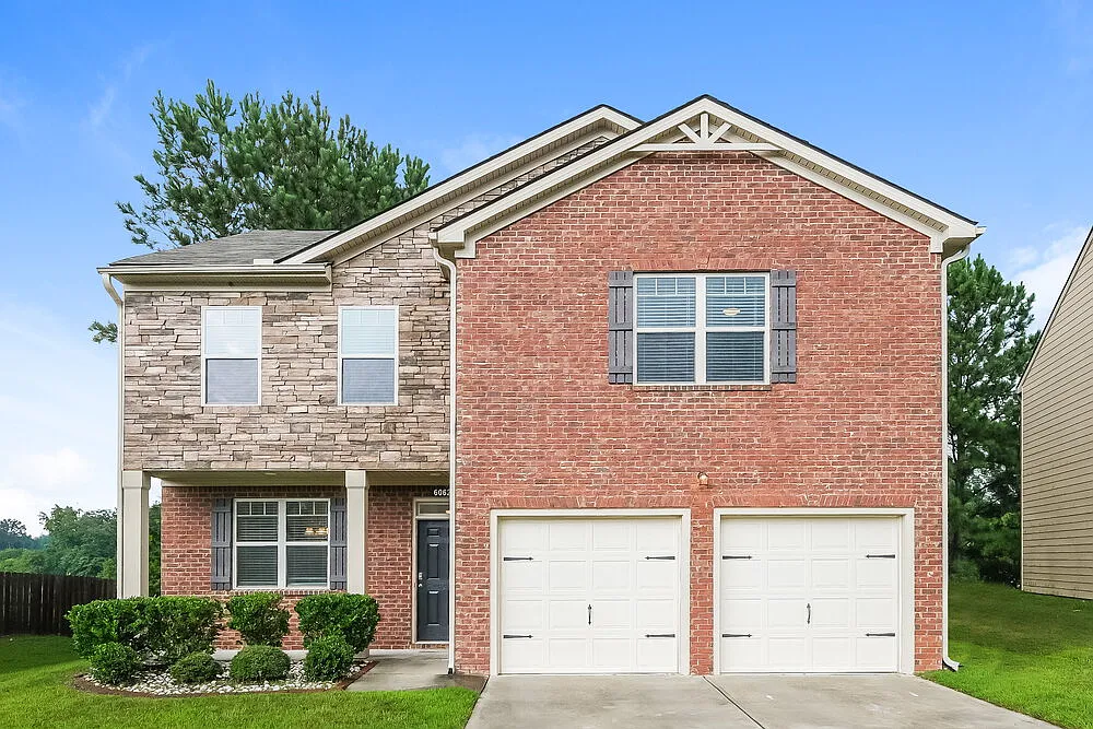 4 bed, 2.5 bath, 2288 sqft, $2,475 — Photo 1