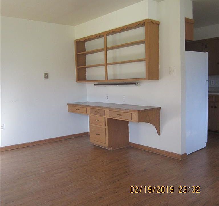 1st image of 552 E North 18th St