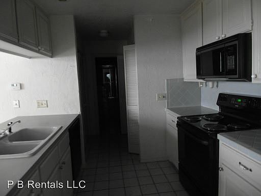 4th image of 503 NW Fairway Villa Pl