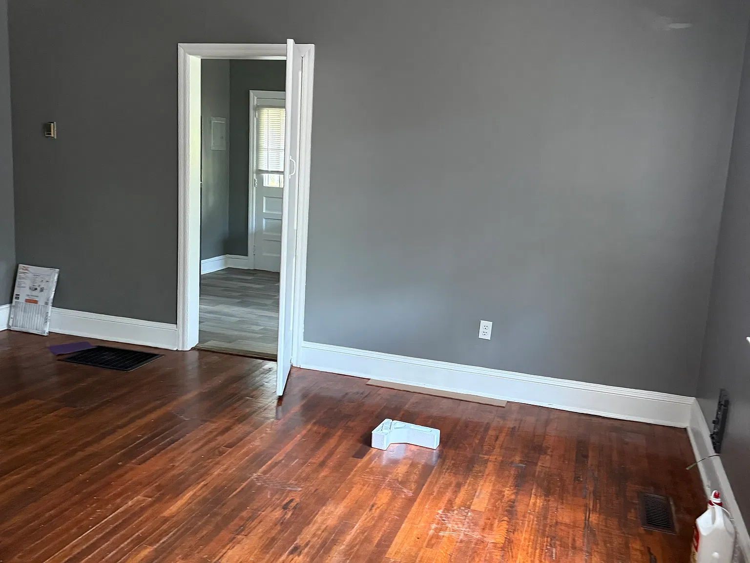 2 bed, 900 sqft, $1,100 — Photo 4