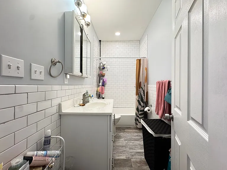 946 State St #2R — Photo 9