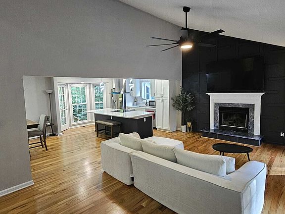 3rd image of 124 Cagle Way