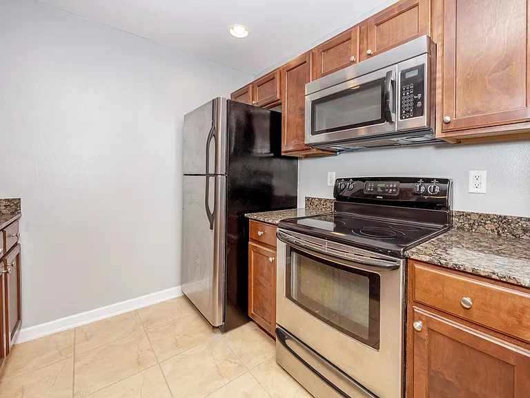2421 Beachview Dr #G-13 — Photo 43
