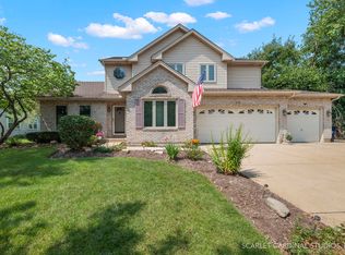 430 Ginger Ln, Elgin, IL 60120