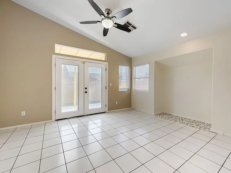 5900 Round Castle St — Photo 3