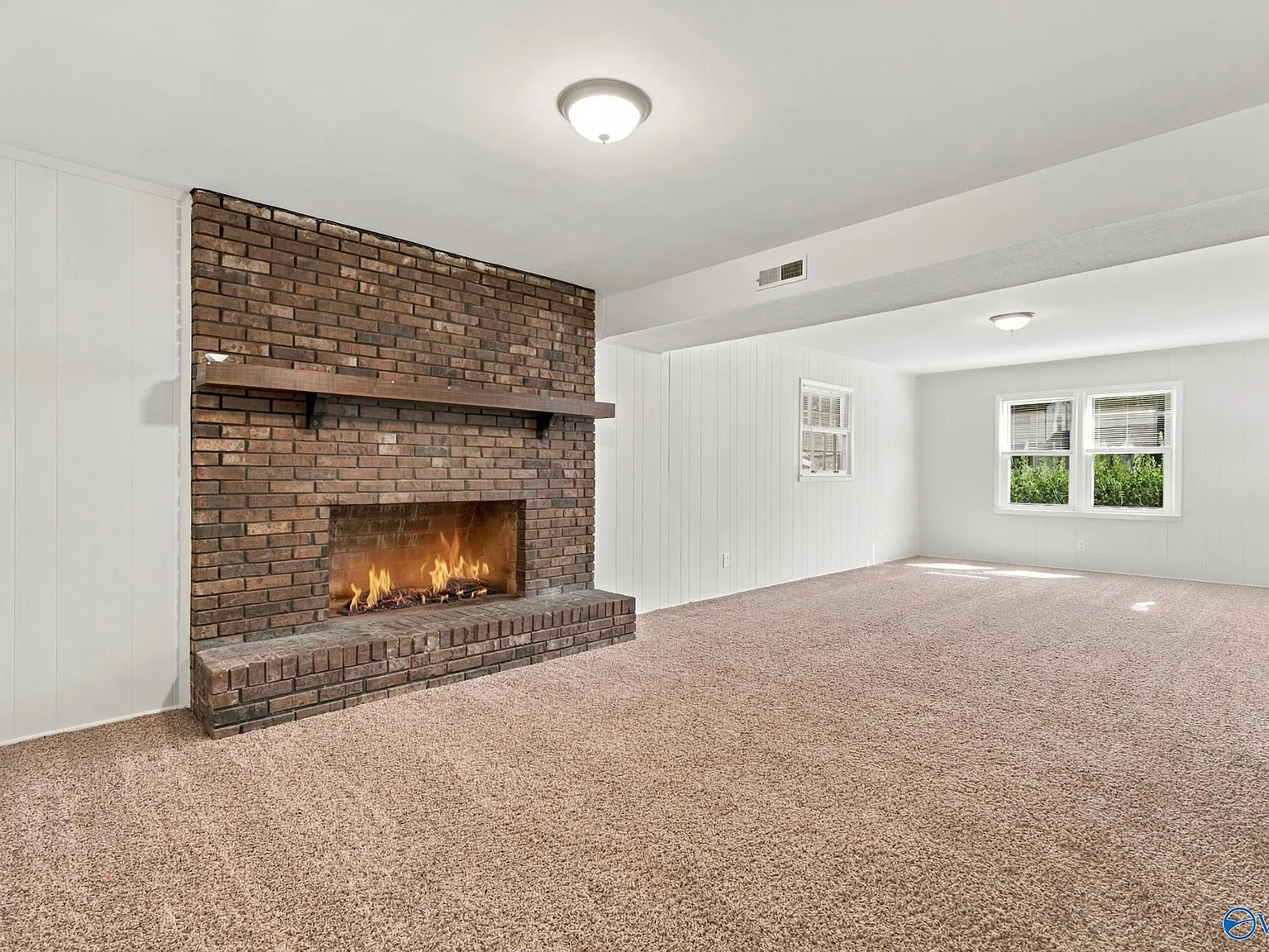 4 bed, 3.0 bath, 2236 sqft, $1,800 — Photo 2