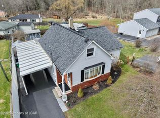 1074 Lower Demunds Rd, Dallas, PA 18612