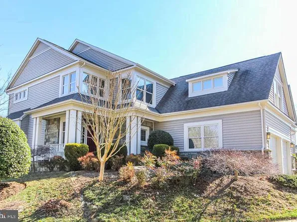 1350 Red Hawk Cir, Reston, VA 20194