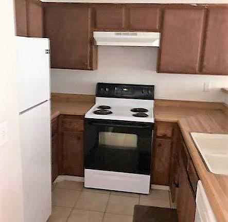 4th image of 1190 S Winery Ave Unit 255