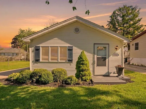 30024 Mound DRIVE, Burlington, WI 53105