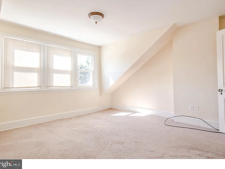 476 Lyceum Ave — Photo 12