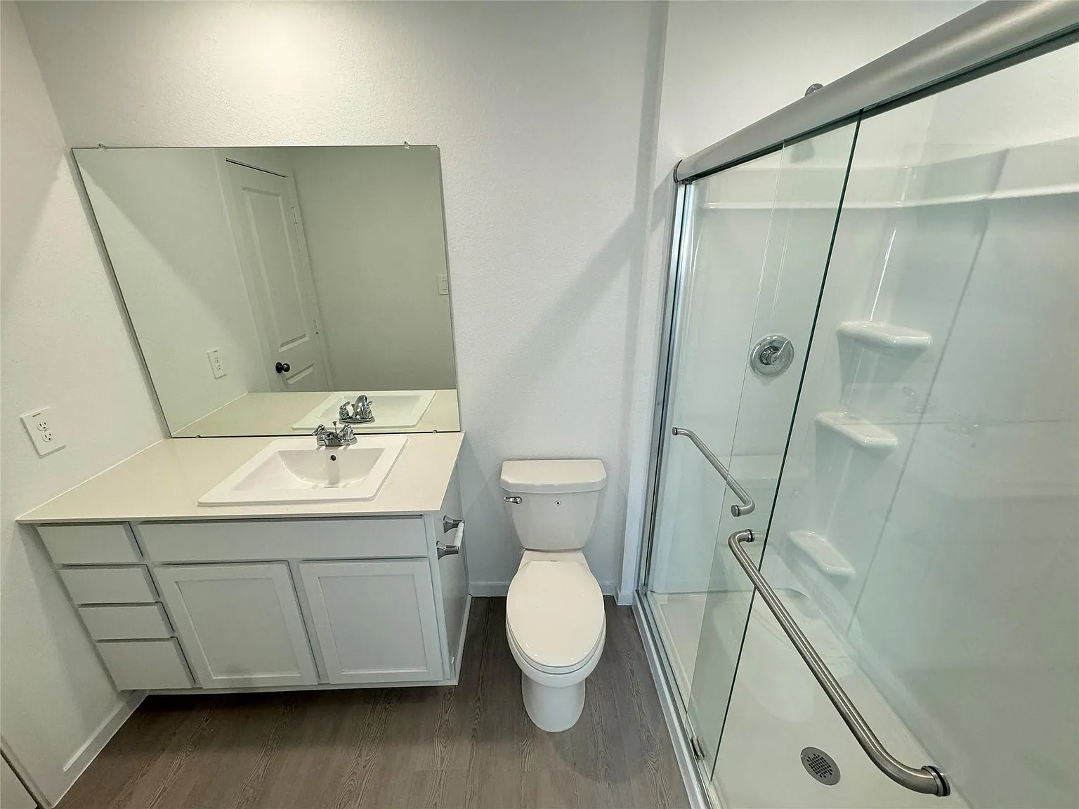 3 bed, 2.0 bath, 1350 sqft, $1,600 — Photo 1