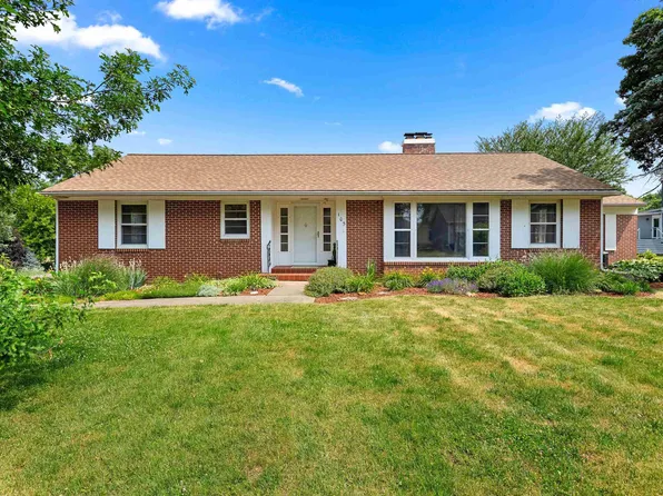 105 W Ash St, Elmwood, IL 61529
