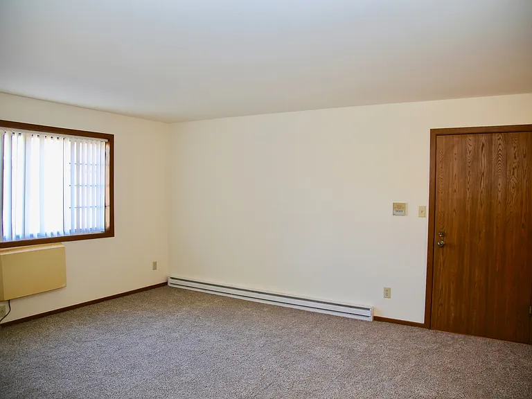 1153 Vogt Dr — Photo 3
