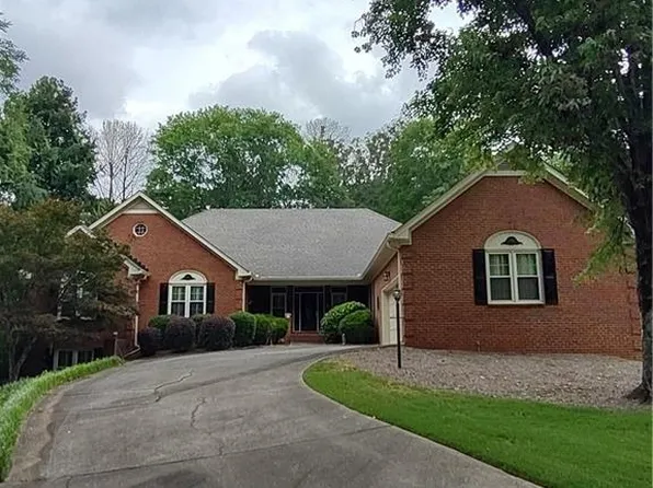 5015 Shadow Path Ln SW, Lilburn, GA 30047