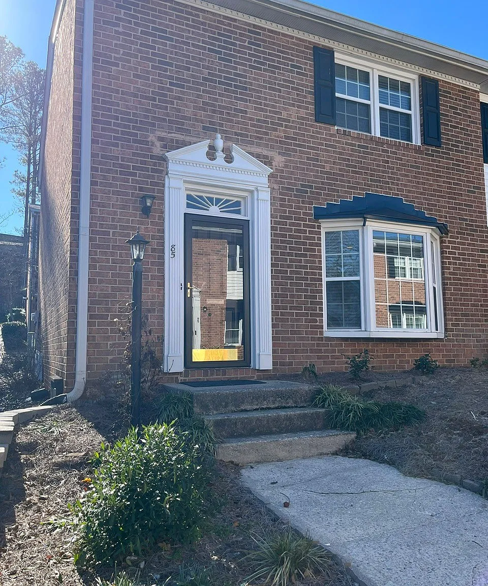 2 bed, 1.5 bath, 1342 sqft, $2,325 — Photo 3