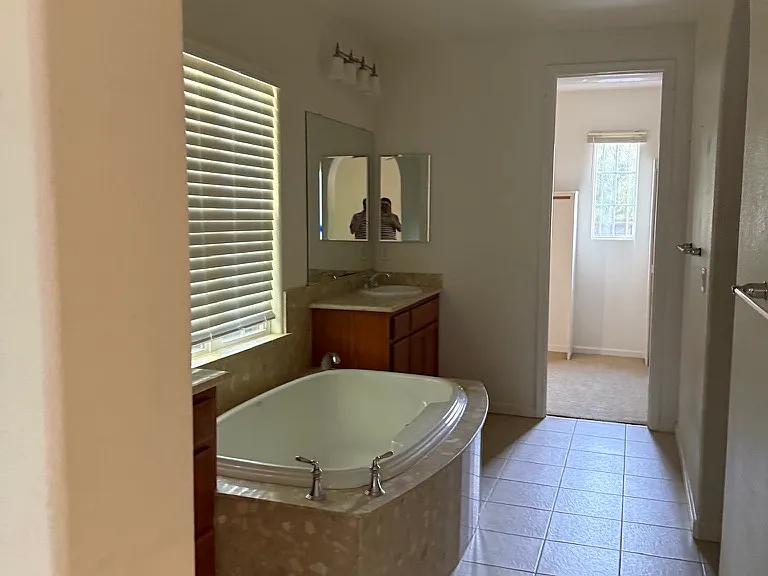 3001 Sweetviolet Dr — Photo 4