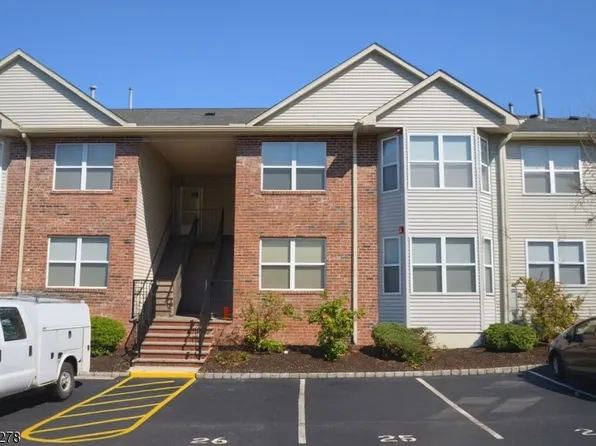 13 Gracie Rd, East Hanover, NJ 07936