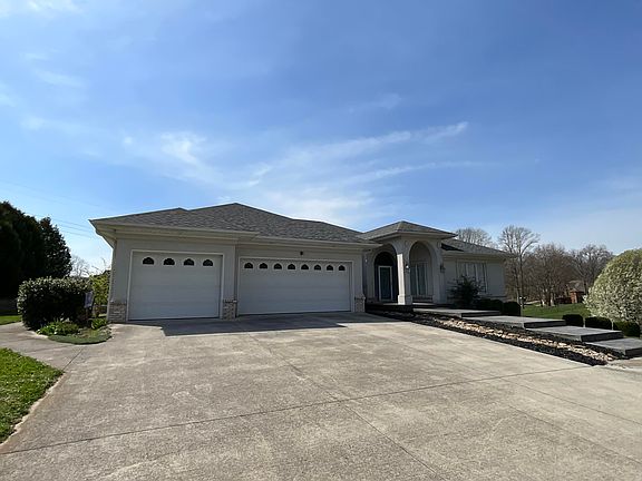 2nd image of 415 Splendor View Dr