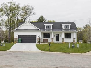 51535 Audubon Woods Dr, South Bend, IN 46637