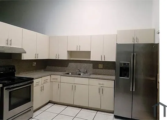 4 bed, 1490 sqft, $3,948 — Photo 2