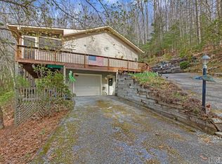 64 Mohawk Trl, Lake Toxaway, NC 28747