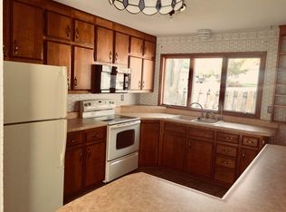 1801 3rd St, Clay Center, KS 67432
