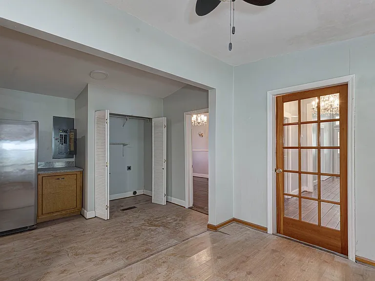 624 1st Ave — Photo 11