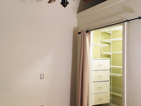 4th image of 18-22 Essex St Unit 15